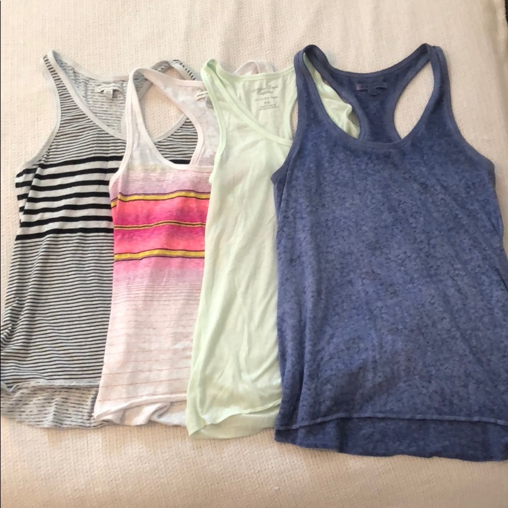 Bundle of 4 AEO Tank Tops